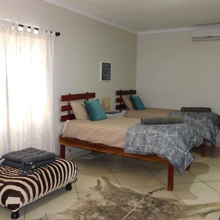 Meteorite Rest Camp Hotel Grootfontein Ngoại thất bức ảnh