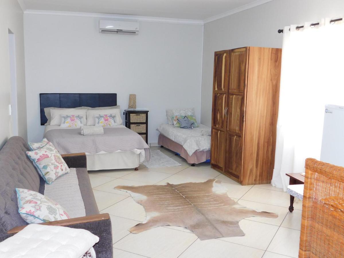Meteorite Rest Camp Hotel Grootfontein Ngoại thất bức ảnh