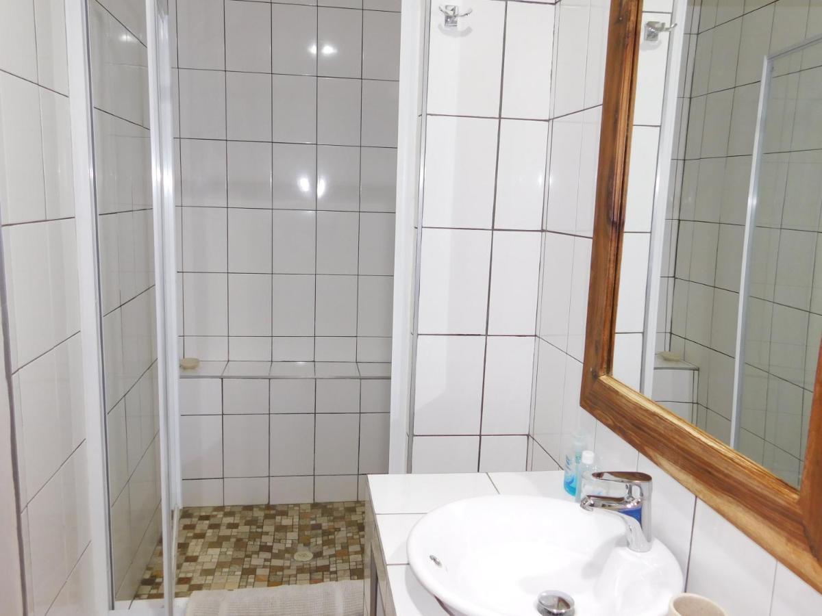 Meteorite Rest Camp Hotel Grootfontein Ngoại thất bức ảnh