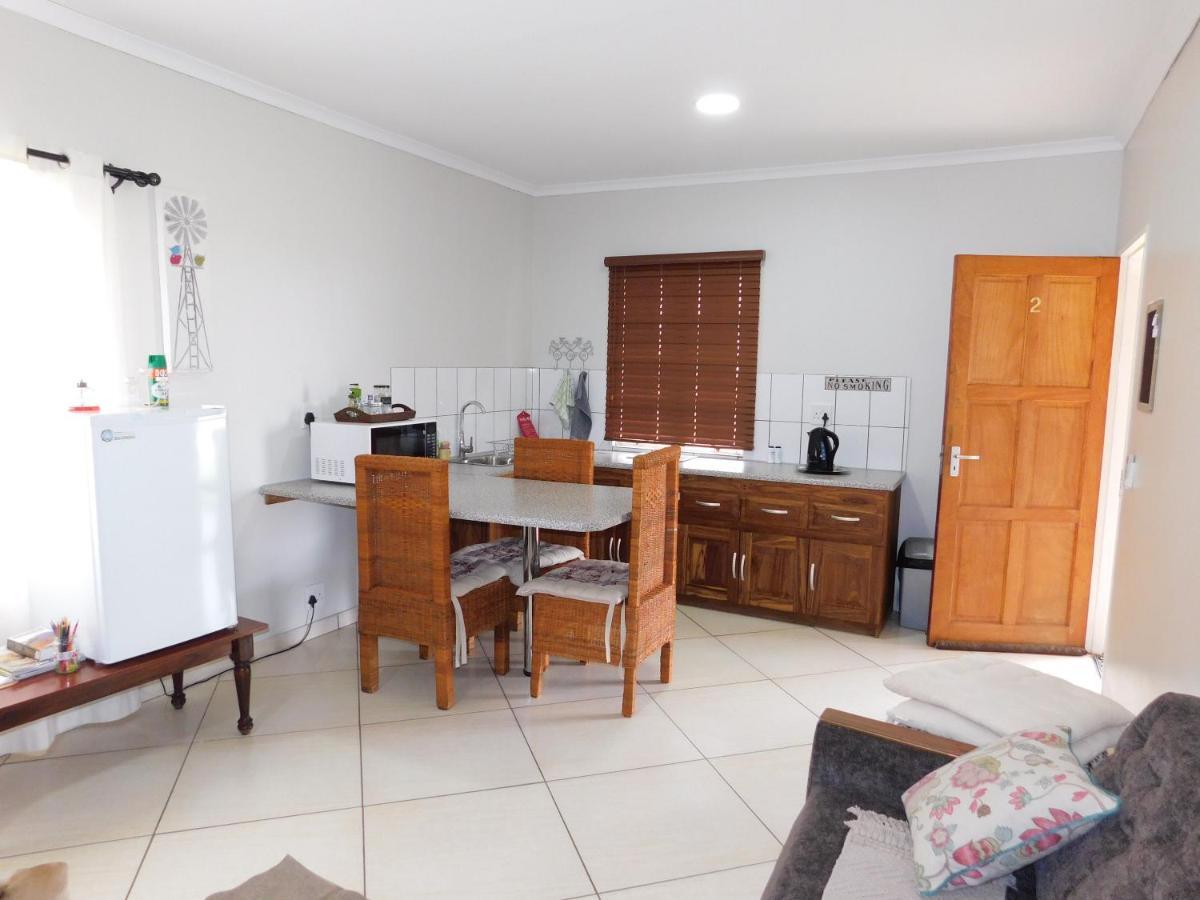 Meteorite Rest Camp Hotel Grootfontein Ngoại thất bức ảnh