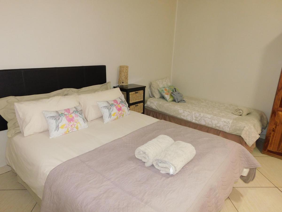 Meteorite Rest Camp Hotel Grootfontein Ngoại thất bức ảnh