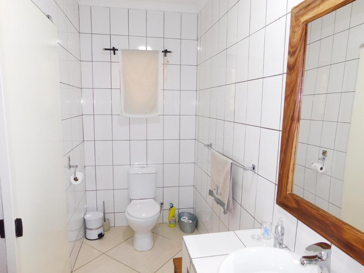Meteorite Rest Camp Hotel Grootfontein Ngoại thất bức ảnh